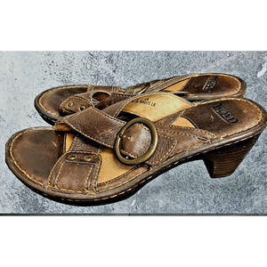 Born Criss Cross Buckle Strap Brown Leather Slide Heel Sandal Size 8 nice!